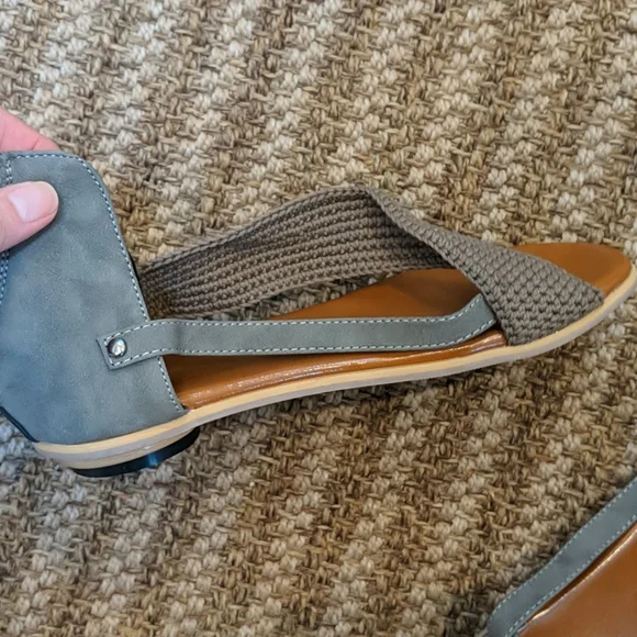 Suede and Knit Thong Sandals European 36 New - Picture 3 of 10